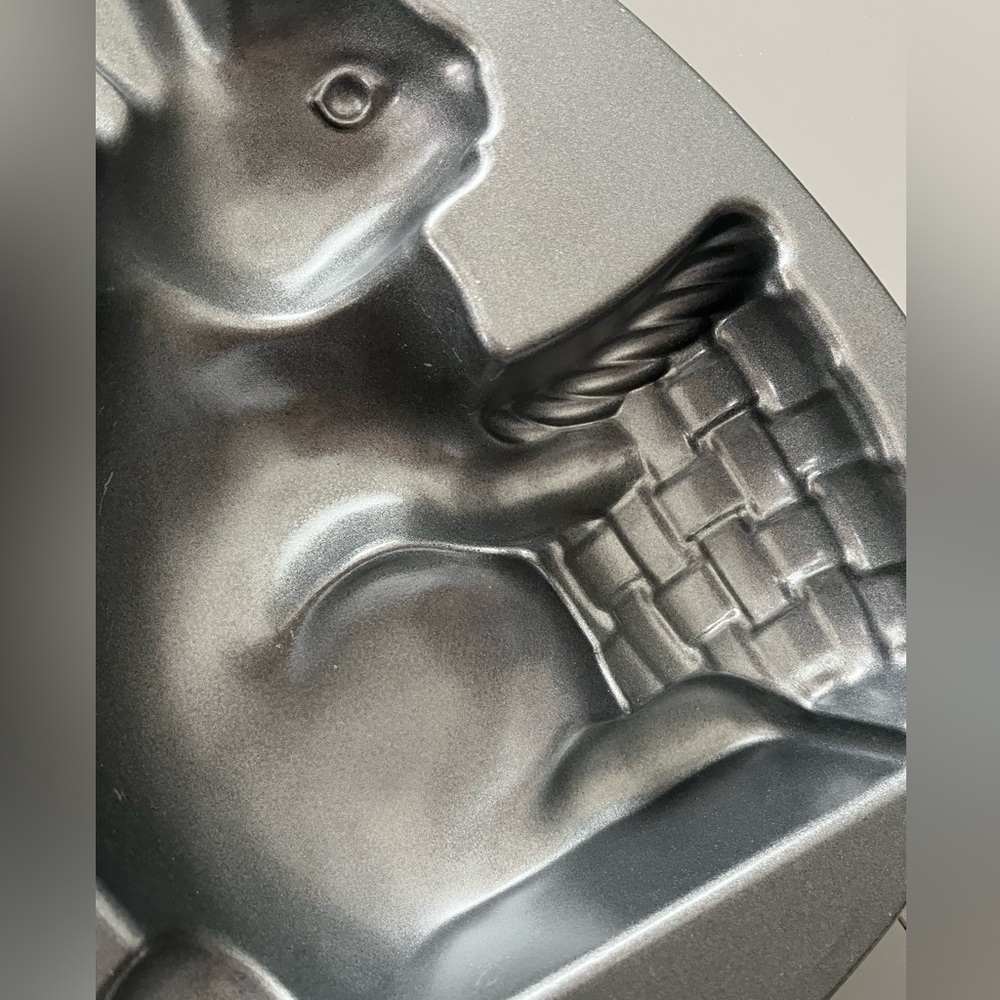 10Cup/2.4Liters Nordic Ware USA Easter Bunny 3D Basket Cake Pan Rabbit Baking - Picture 5 of 8